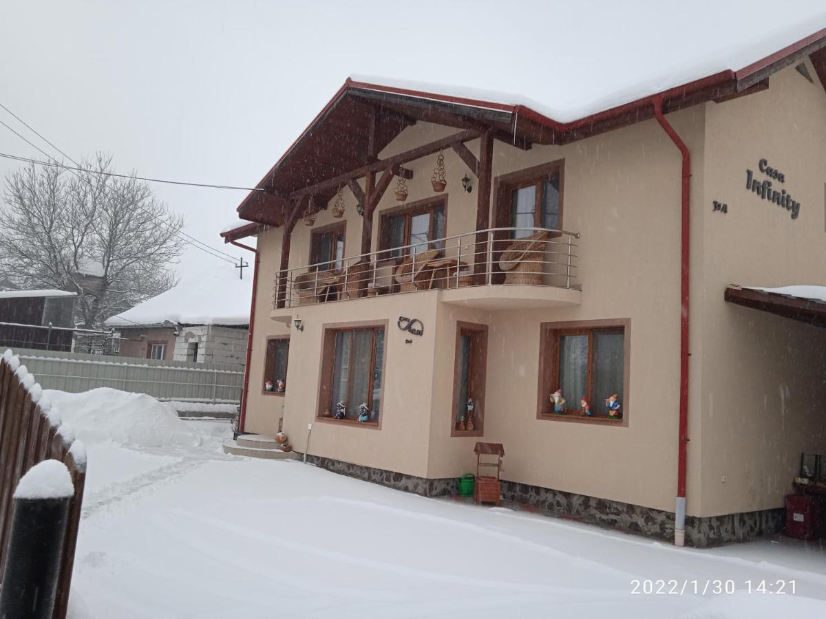 Hotel Casa Infinity à Sovata Extérieur photo